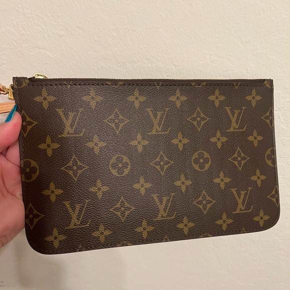 Brand new Louis Vuitton Neverfull Pouch - Picture 3 of 7